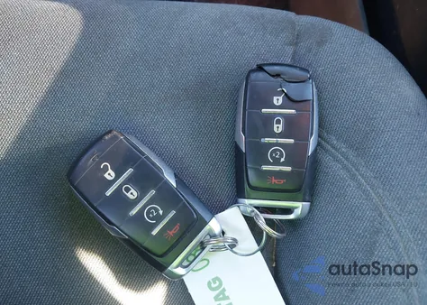 2021 Ram 1500 Big Horn 4X4 6'4 Box из США, поврежденный, VIN 1C6SRFBT9MN599828